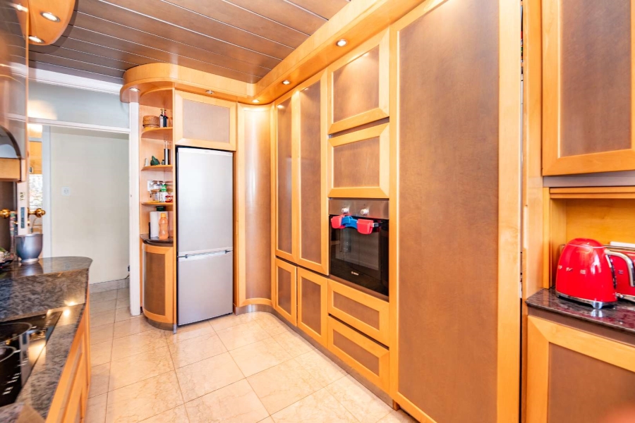 To Let 2 Bedroom Property for Rent in Three Anchor Bay Western Cape